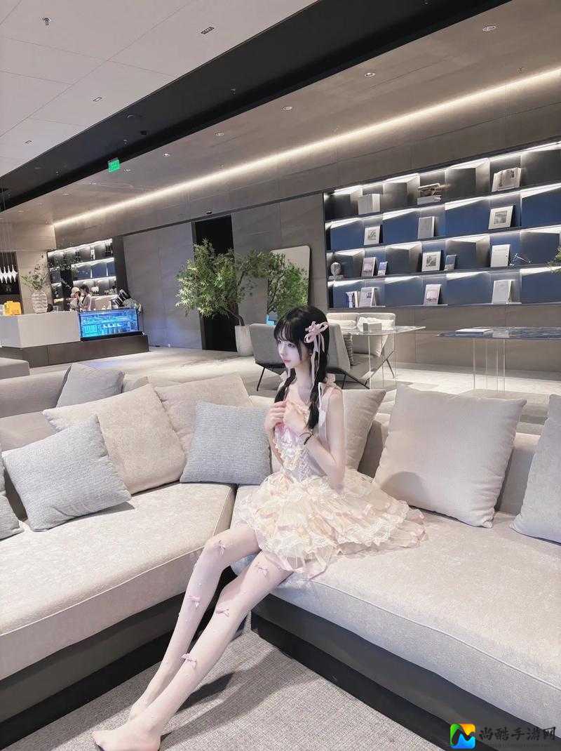 洛丽塔白丝_羞羞开腿_当代年轻人为何偏爱这种浪漫幻想