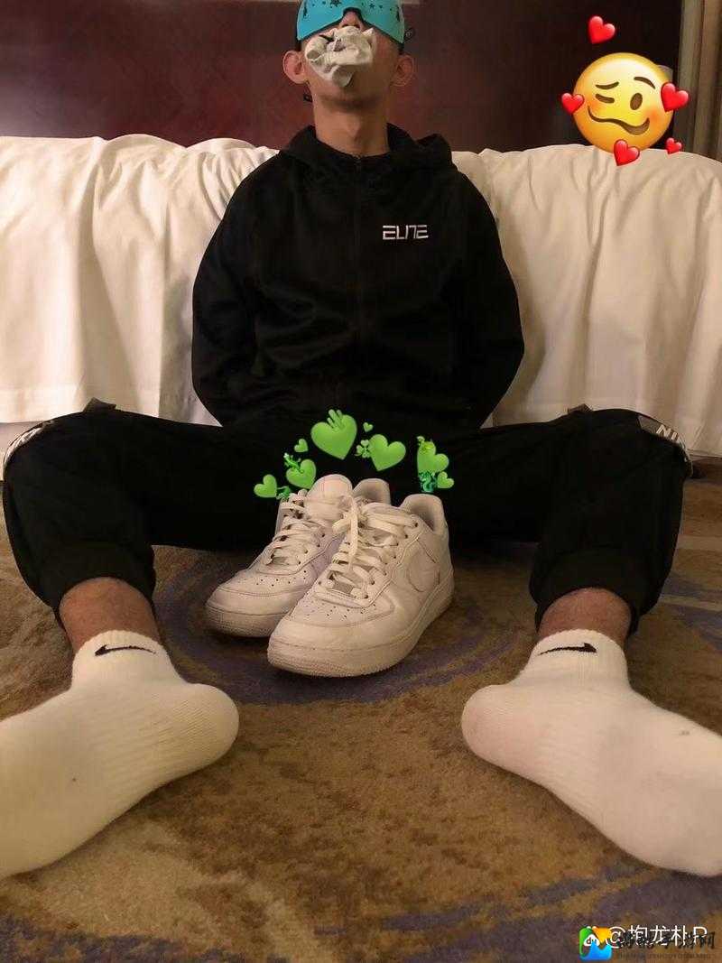 宿舍调教吃袜子丨VK现象背后：年轻人的另类社交密码