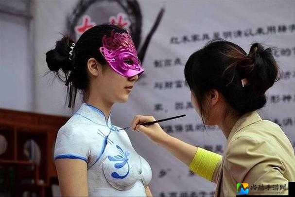 JneVoc艳衣裸体舞：艺术与争议的交锋，如何定义当代美学边界