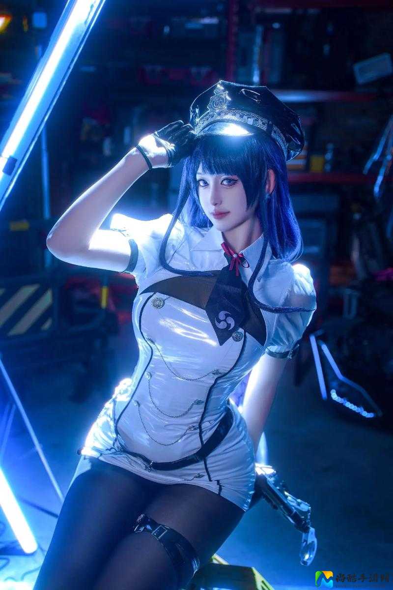 女警脱👙给我揉🐻游戏爆火背后：当二次元角色点燃现实情感共鸣
